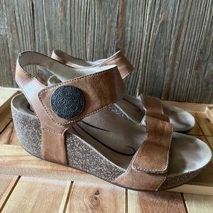 Abeo Una Wedges Sandals Stone Size 7N